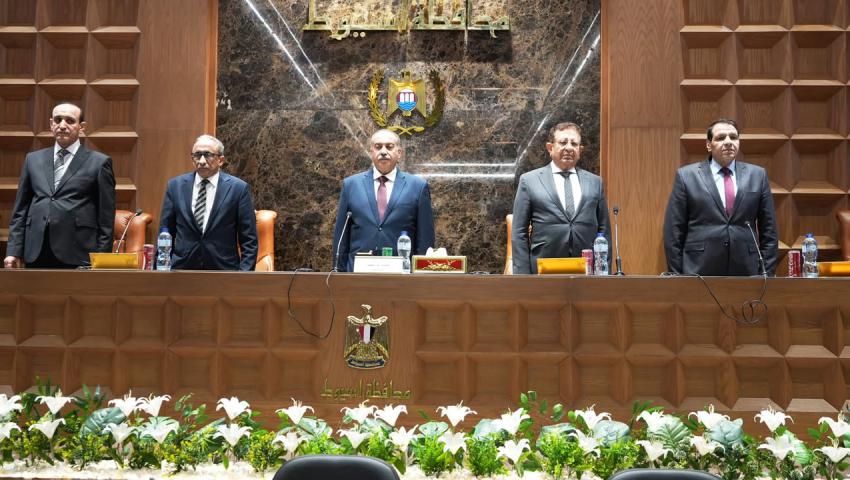 محافظ أسيوط يطلق شراكة استراتيجية مع مجلس الوحدة الاقتصادية العربية لتعزيز التنمية المستدامة وبناء القدرات